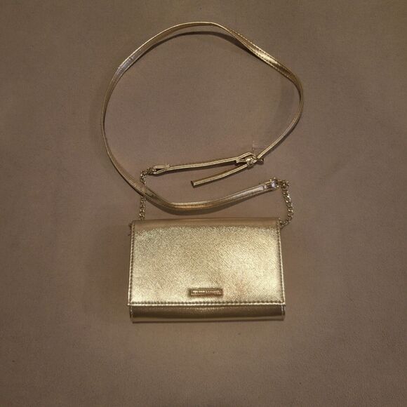 New York Company Crossbody Bag Metallic Gold - Picture 1 of 5